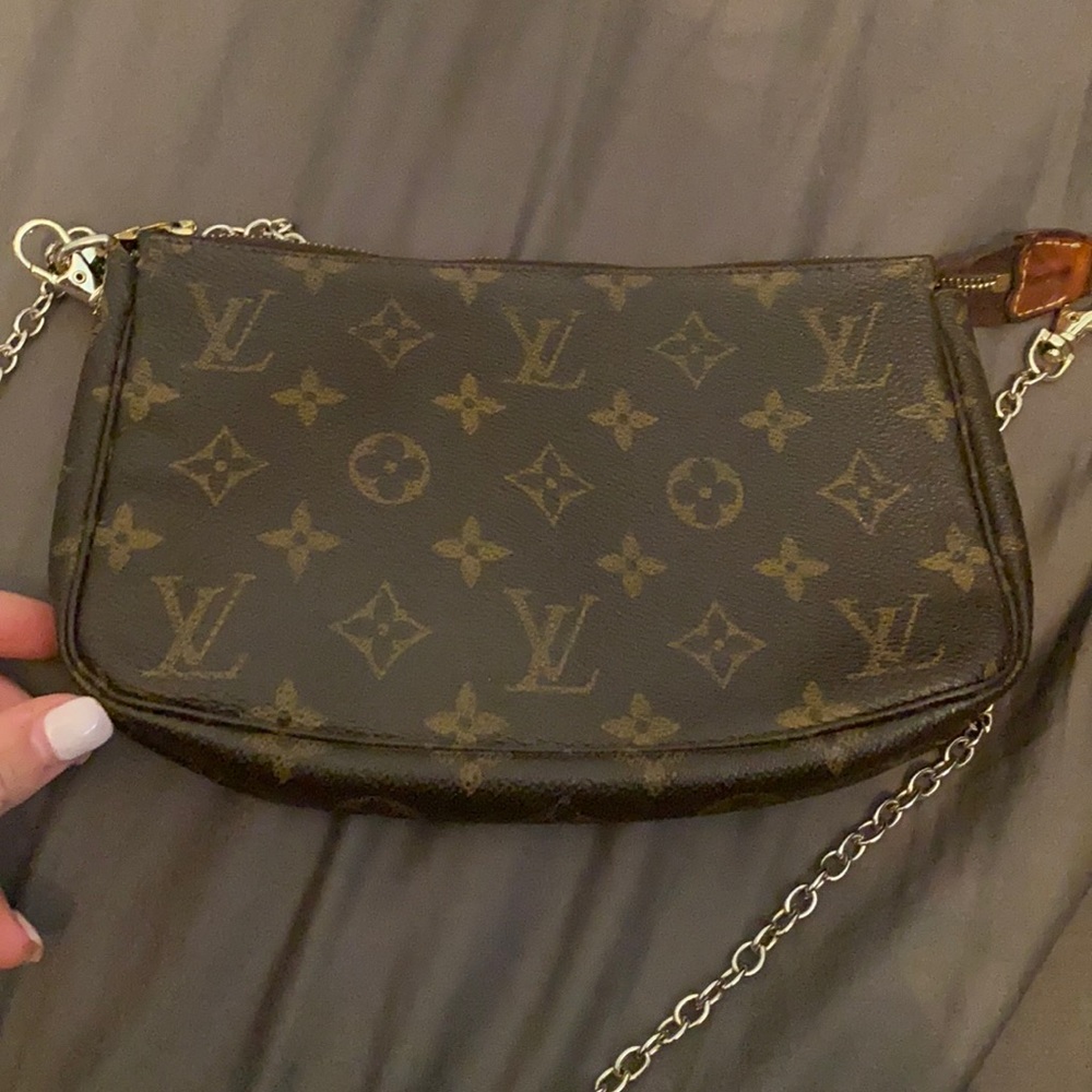 Louis Vuitton Pouchette